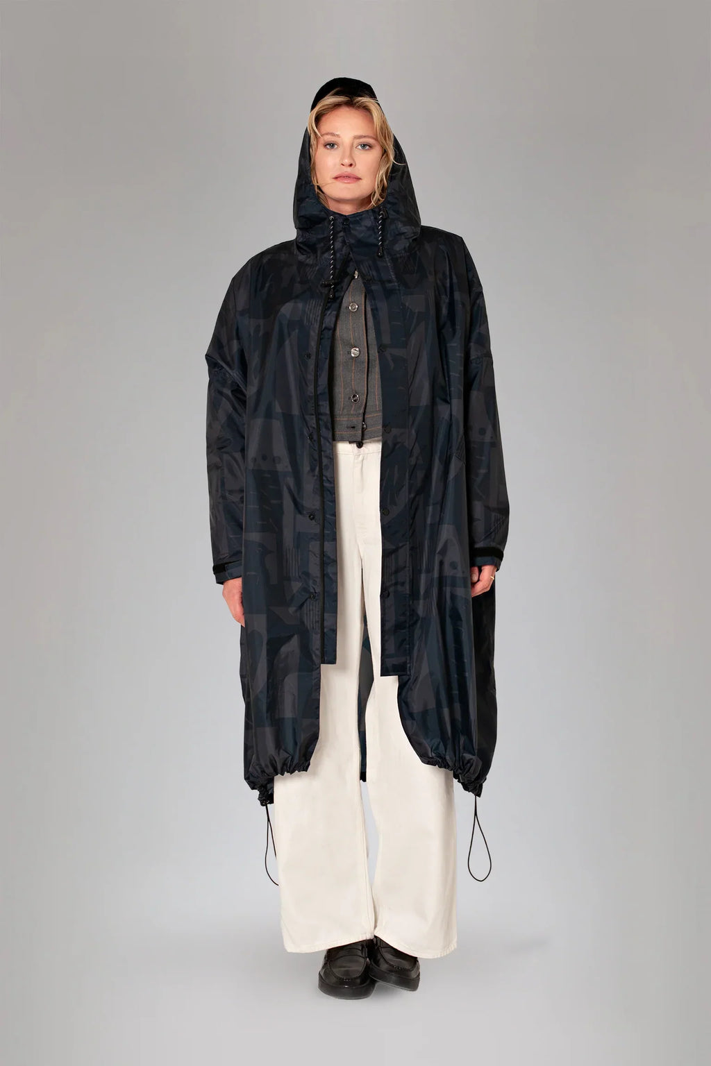 Rainkiss Raincoat in Back to Black