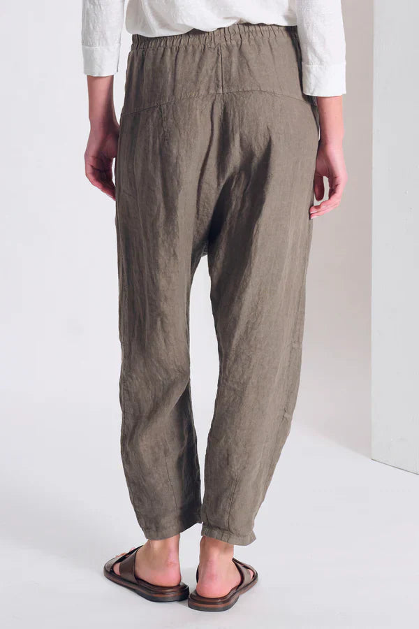 Transit Low-crotch linen trousers with wide pockets and elastic waistband