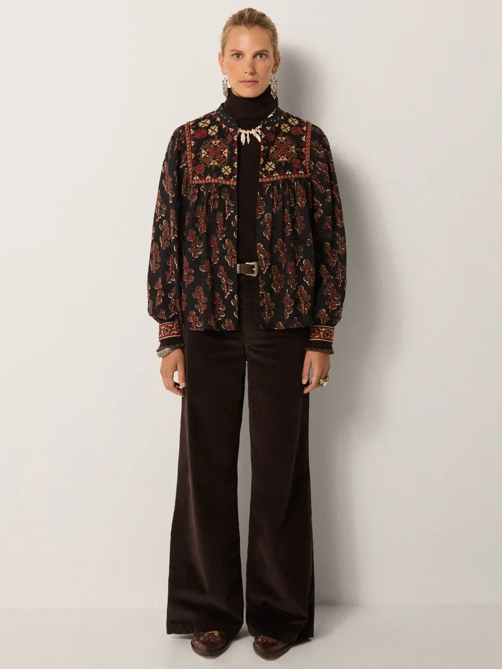Maison Hotel Scarlet Blouse in Black Coffee