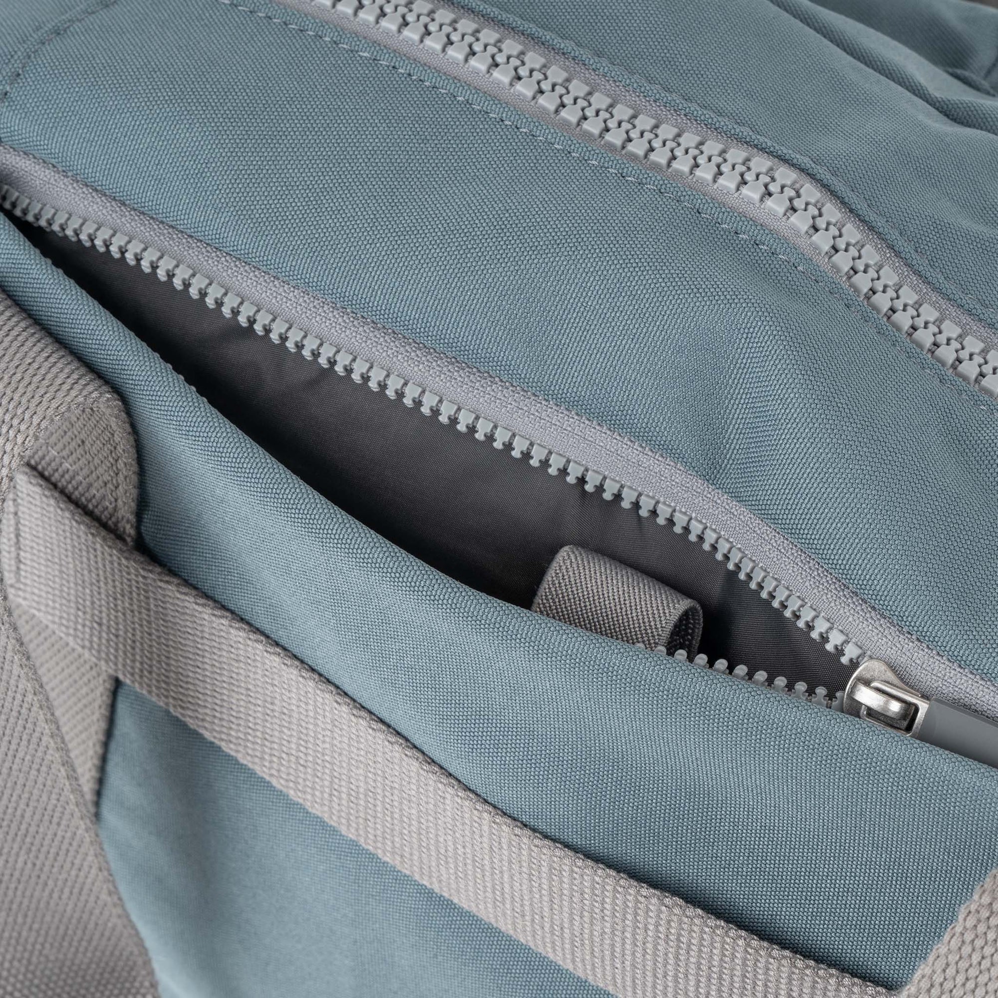 ROKA Gatwick Large Recycled Canvas Bag | Airforce