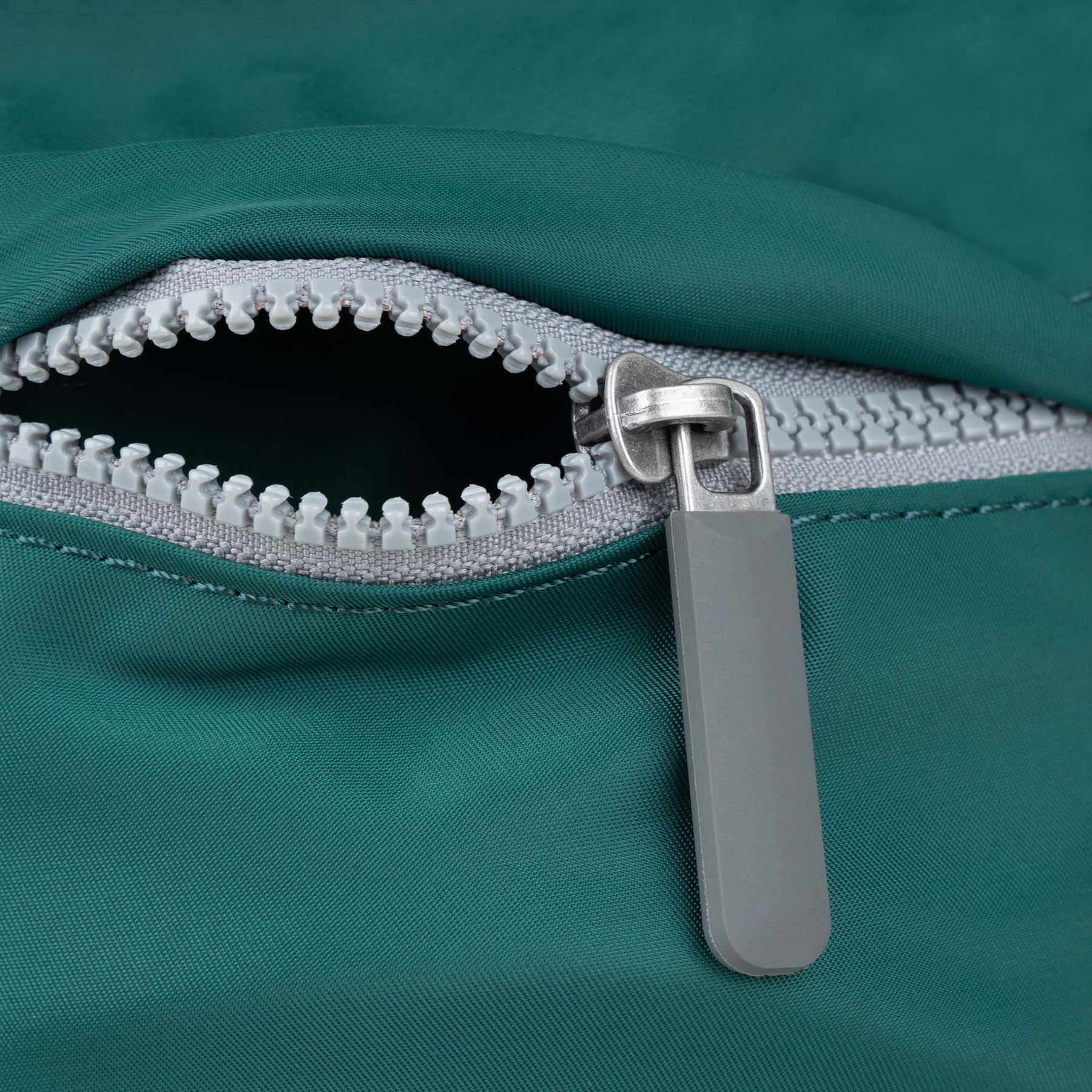 ROKA Kennington M Medium Recycled Nylon Bag - Teal
