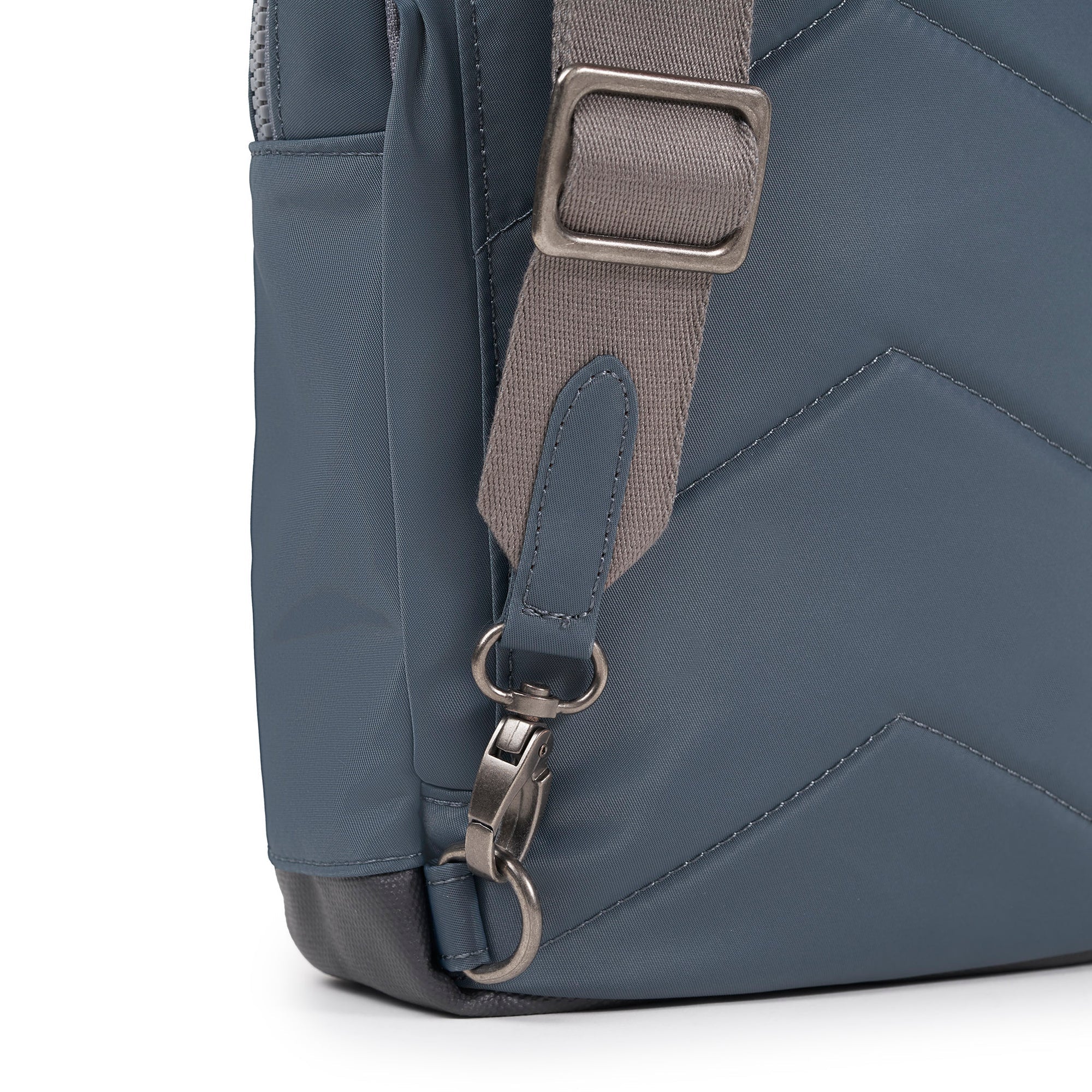ROKA Willesden B Large Recycled Nylon Bag | Grey Tonal