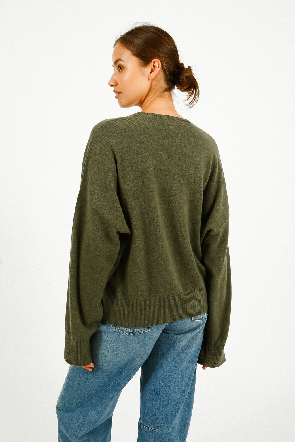 PARK Cashmere Boyfriend Jumper in Khaki