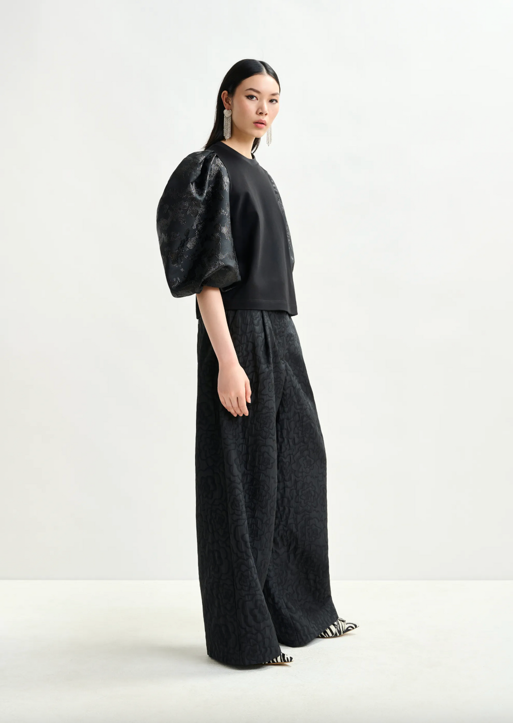 Essentiel Antwerp Imortal  Puff Sleeve Tee in Black