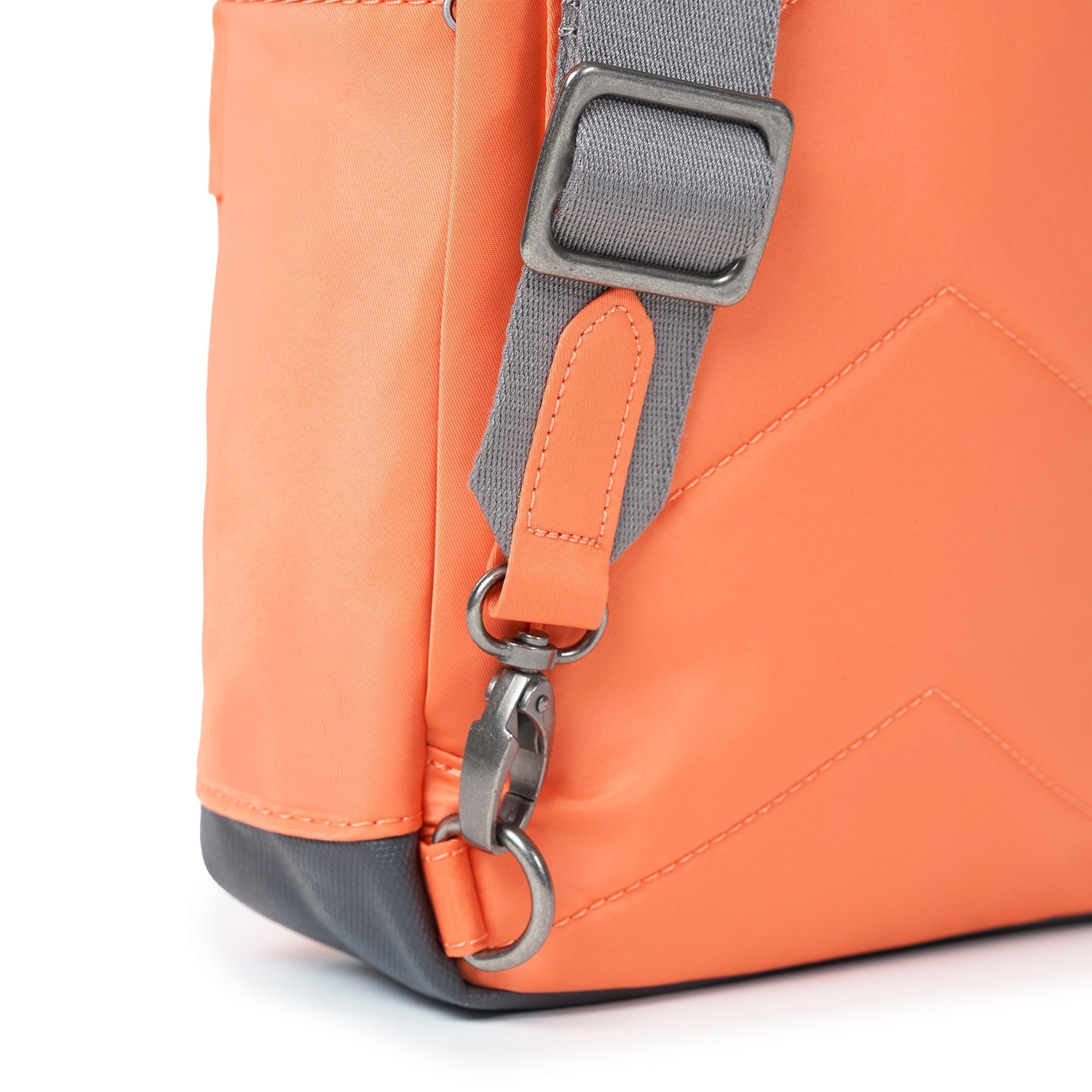 ROKA Willesden B Large Recycled Nylon Bag | Firecracker