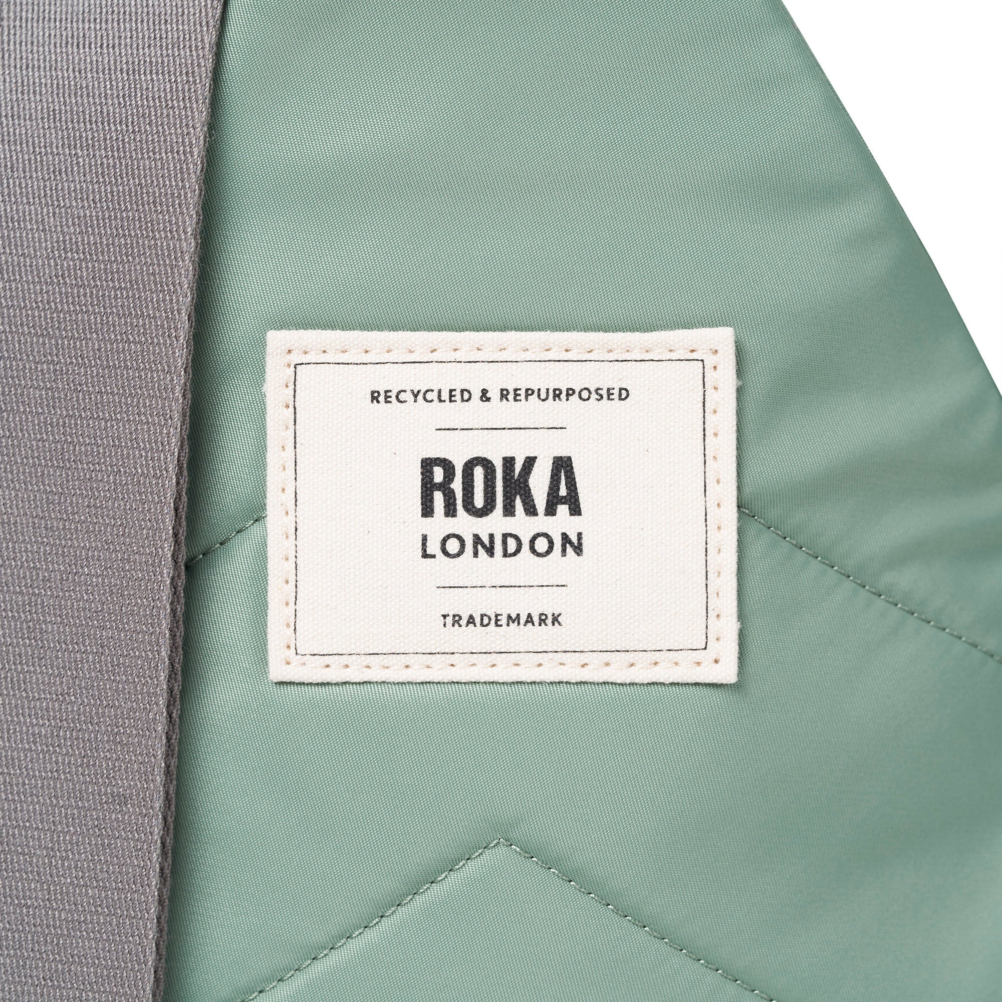 ROKA Willesden B Large Recycled Nylon Bag | Frost