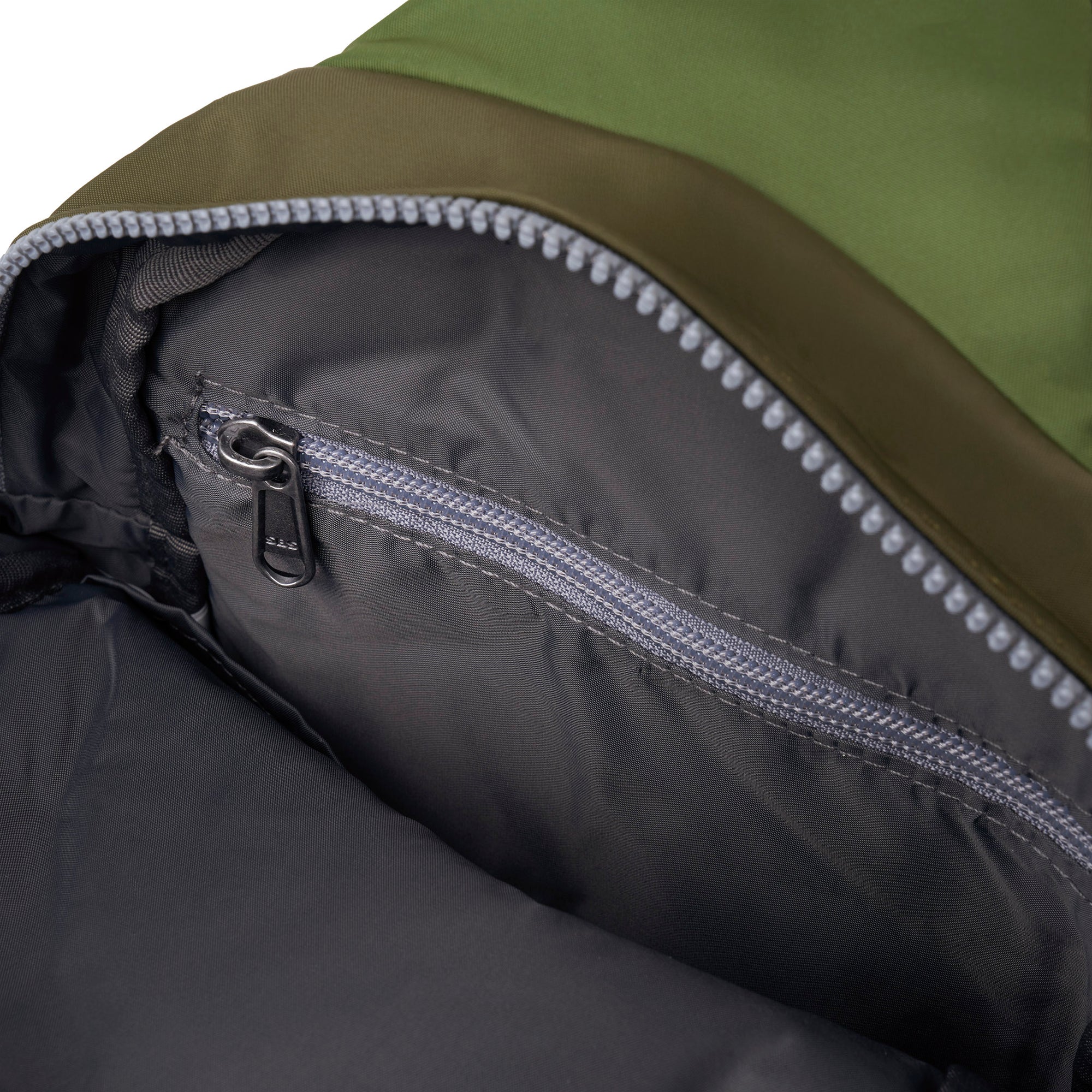 ROKA Willesden B Large Recycled Nylon Bag | Military Tonal