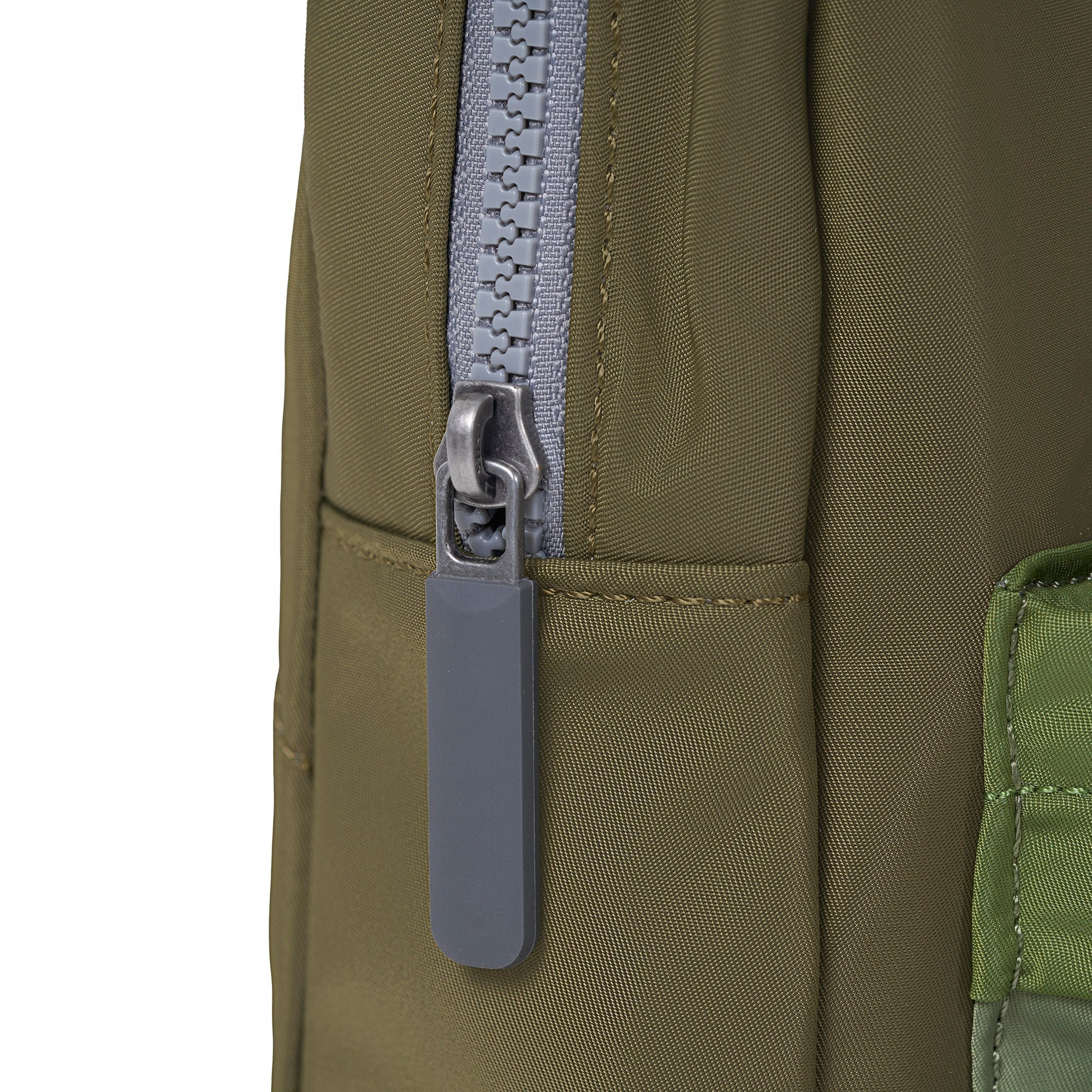 ROKA Willesden B Large Recycled Nylon Bag | Military Tonal