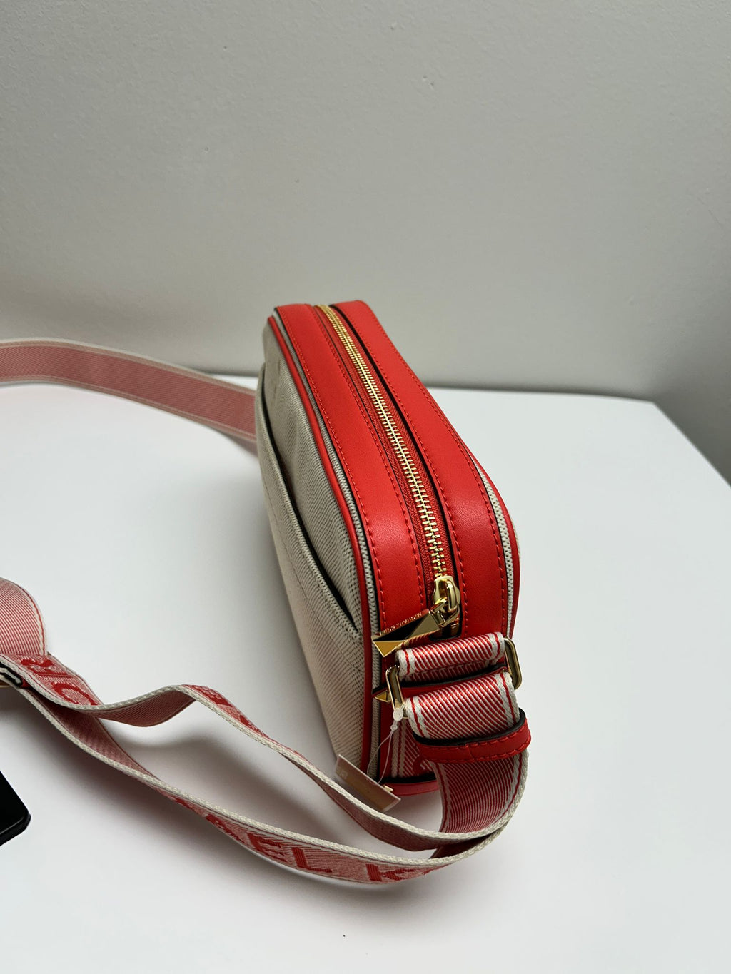 MK Crossbody Maeve beige/coral canvas