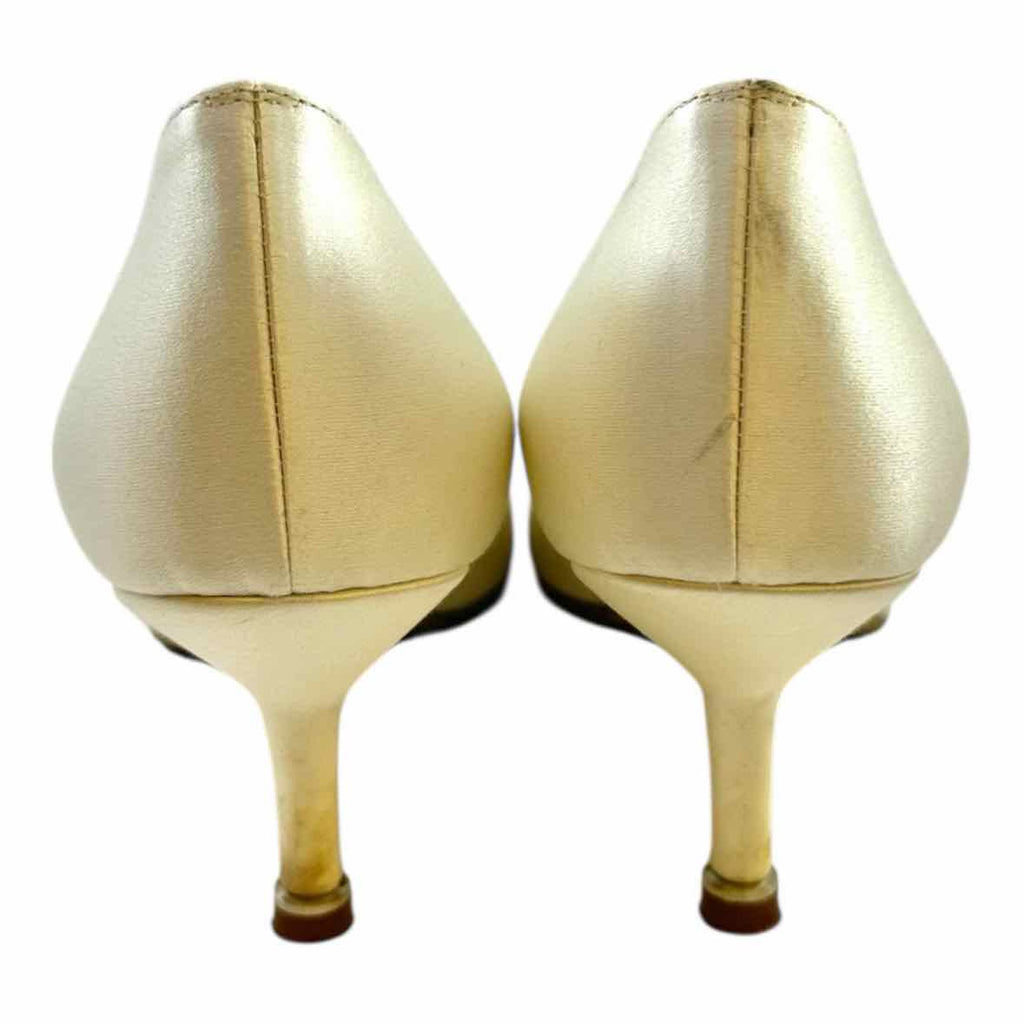 MANOLO BLAHNIK Hangisi Size 6 White, Blue Satin Solid Pumps