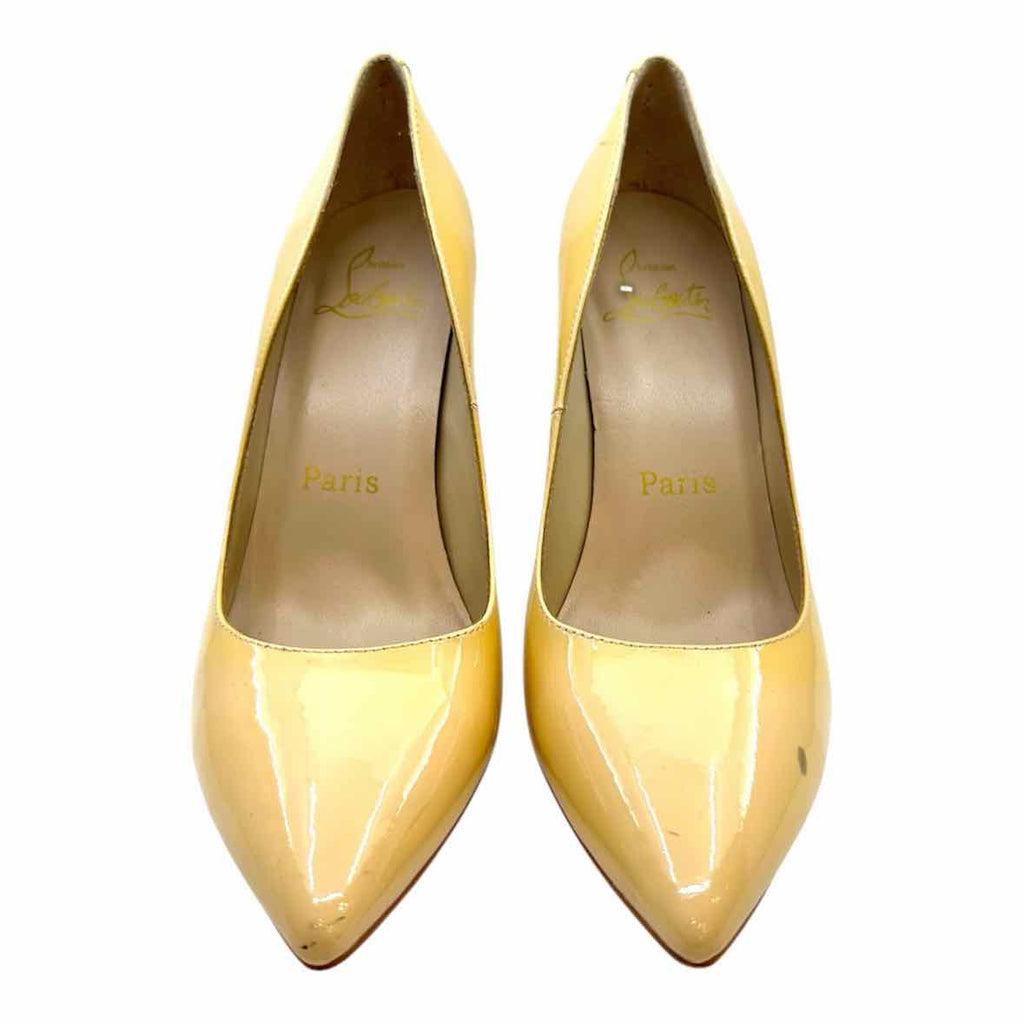 CHRISTIAN LOUBOUTIN Size 7 Cream Patent Leather Solid Pumps