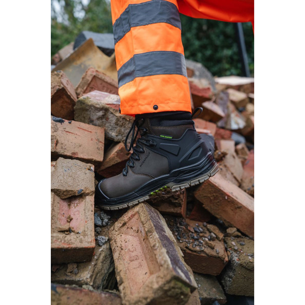 Apache Mission Non-Metallic Waterproof Safety Boot - Wide Fit ESD