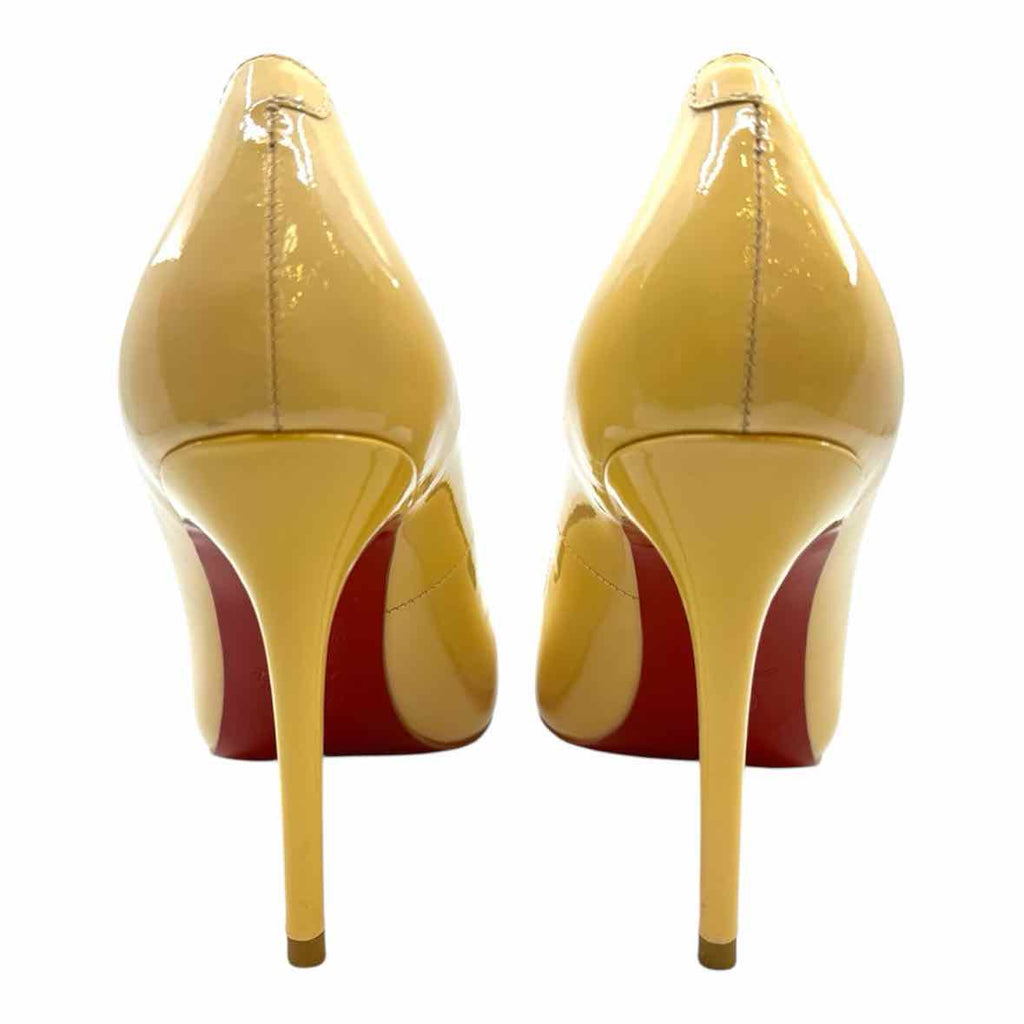 CHRISTIAN LOUBOUTIN Size 7 Cream Patent Leather Solid Pumps