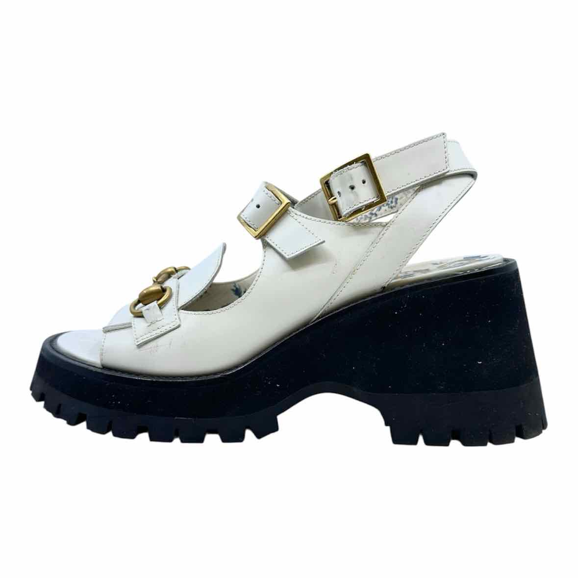 GUCCI Size 8 White Leather Solid Sandals