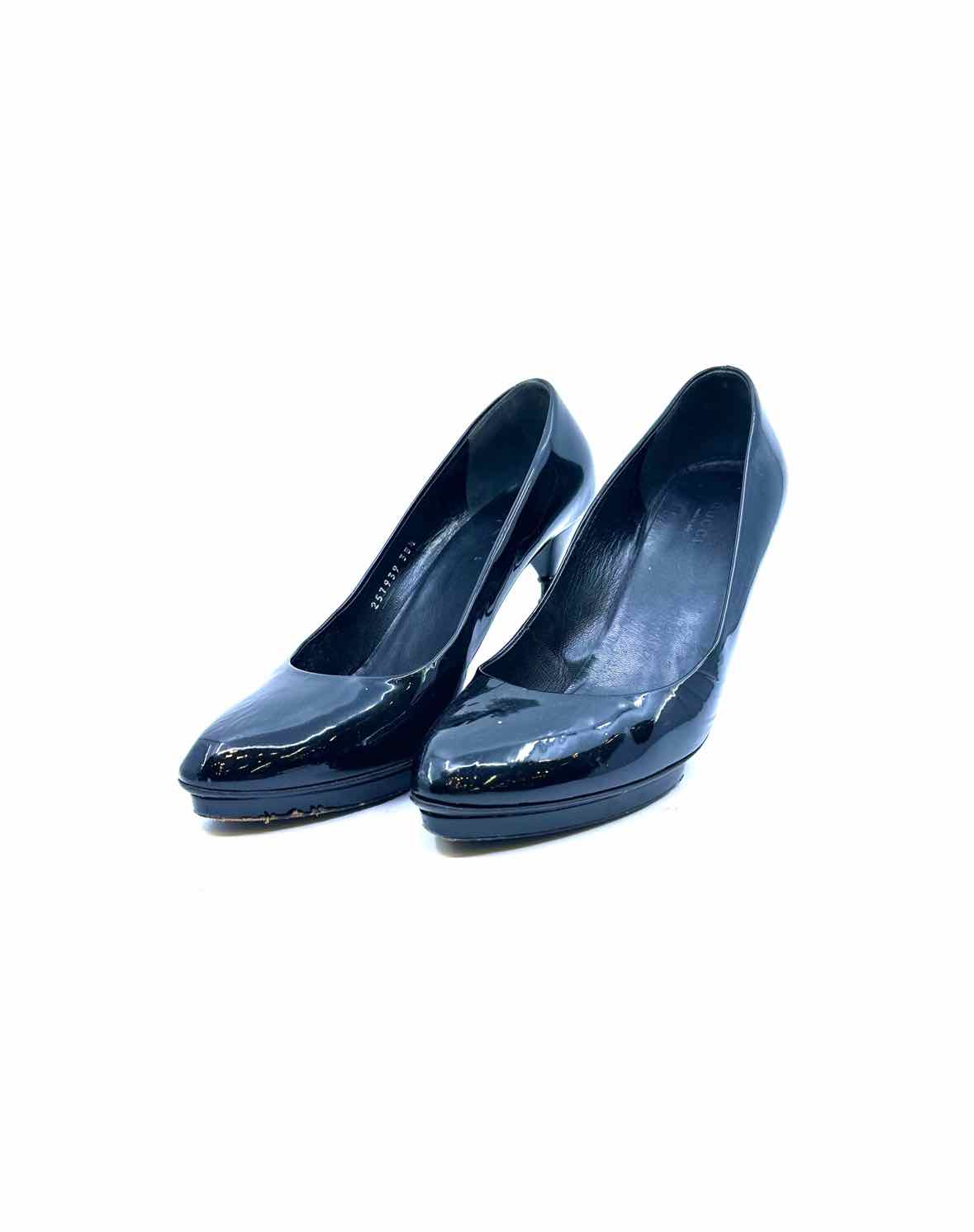 GUCCI Size 8.5 Black Patent Leather Pumps
