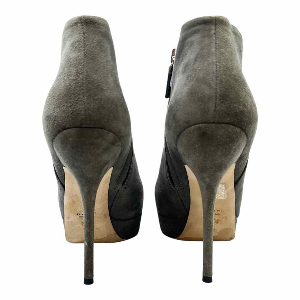 GUCCI Size 8.5 Grey Suede Solid Ankle Boot