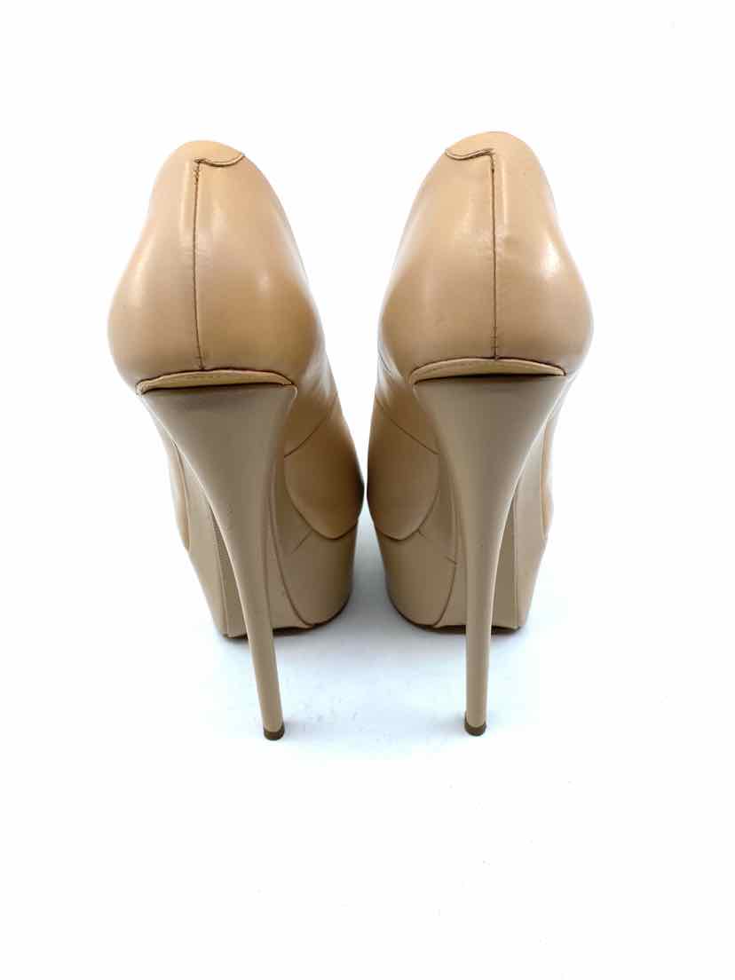 GIUSEPPE ZANOTTI Size 6 Nude Leather Solid Pumps