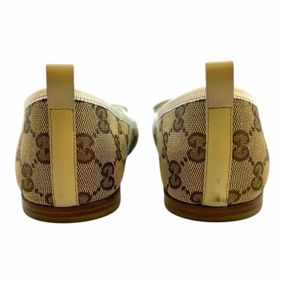 GUCCI Size 9 Brown, White Canvas Monogram Flats