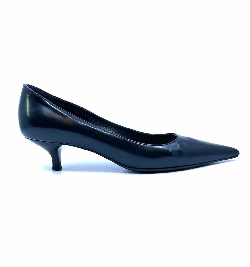 PRADA Size 5 Black Pumps