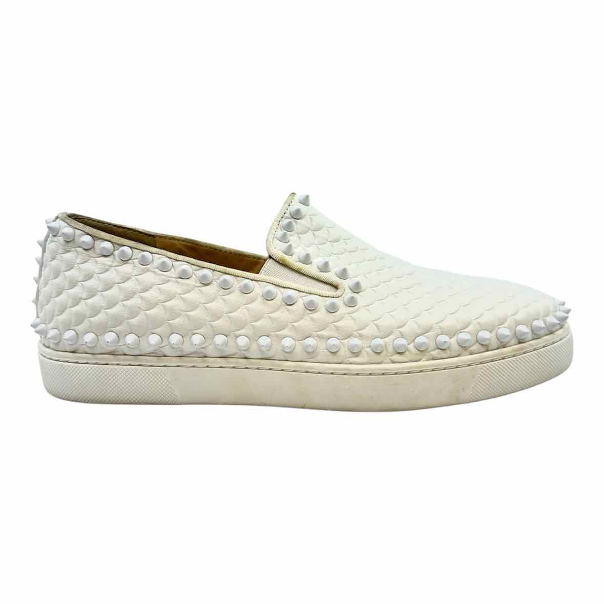 CHRISTIAN LOUBOUTIN Size 10 White Leather Scalloped Sneakers