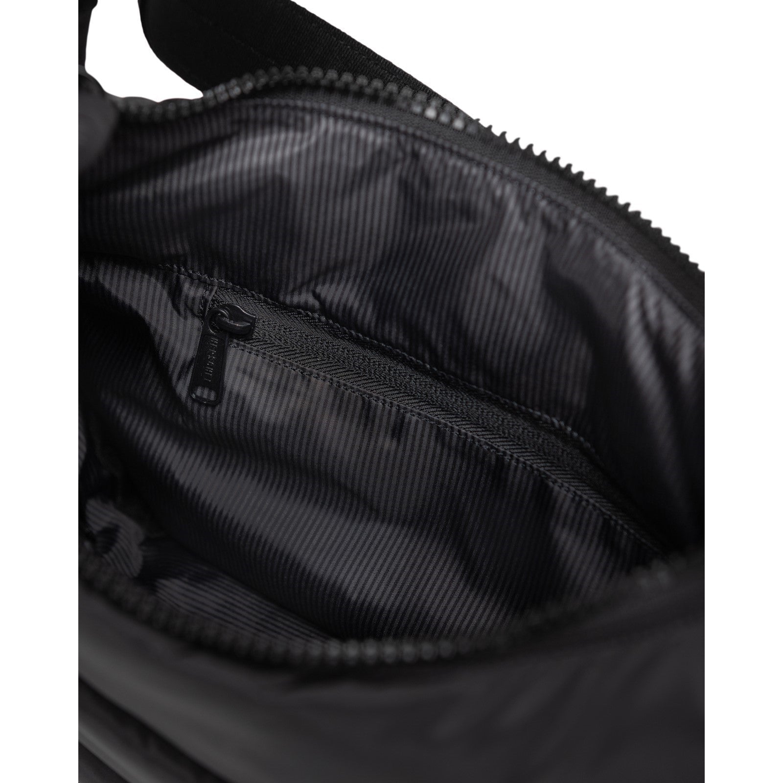 Herschel Yara Shoulder Bag | Black