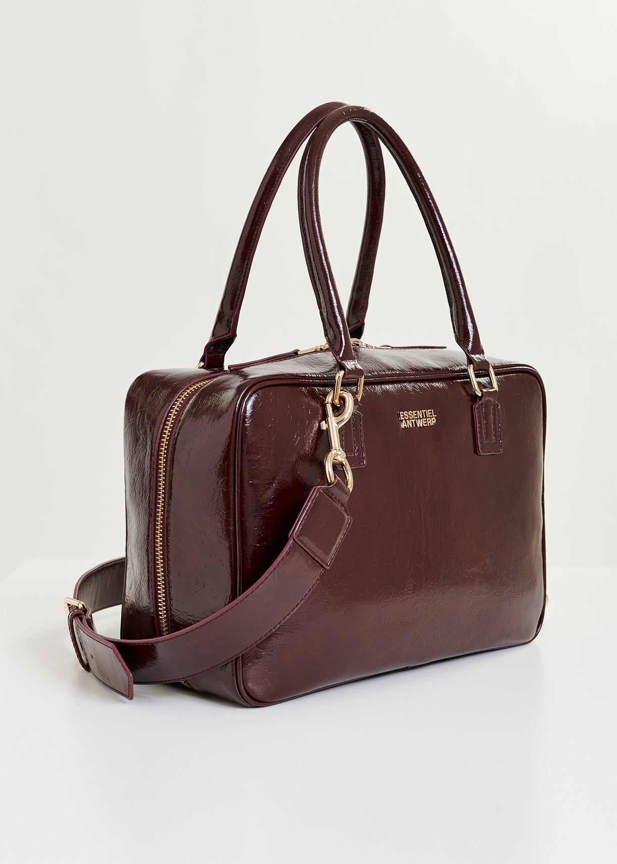 Iremy shiny zipped bag