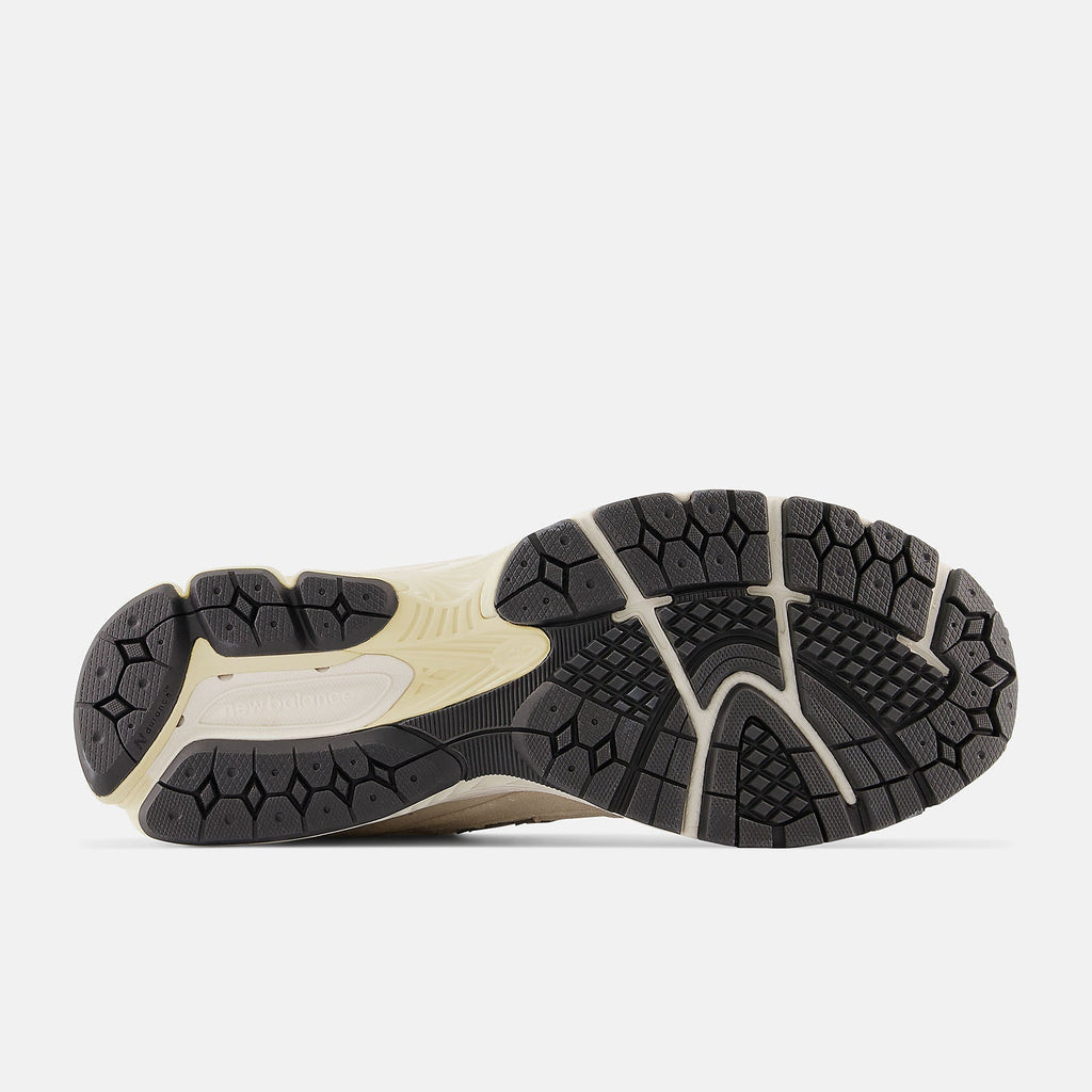 New Balance Unisex 2002 Trainers | Beige