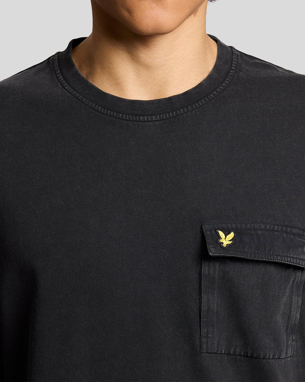 Lyle & Scott Mens Cargo Pocket T-Shirt | Jet Black