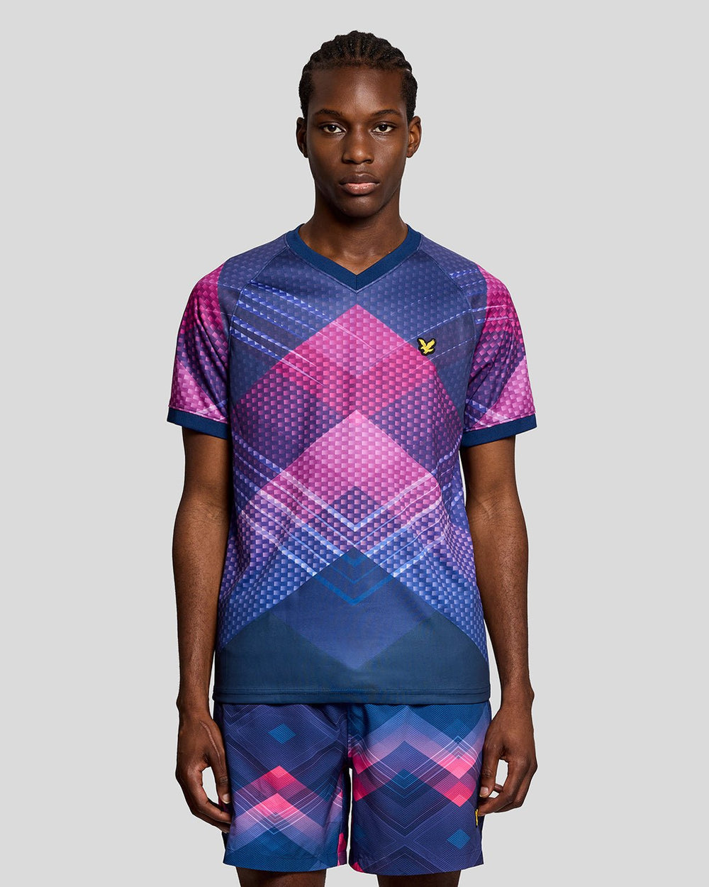 Lyle & Scott Mens Sports Chevron Football T-Shirt | Navy Peony