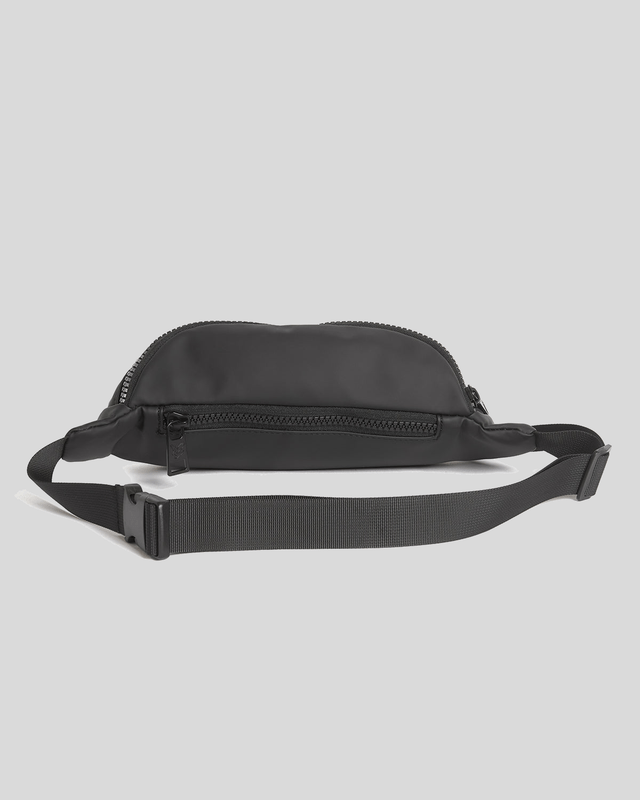 Lyle & Scott Weather Resistant Cross Body Bag | Jet Black
