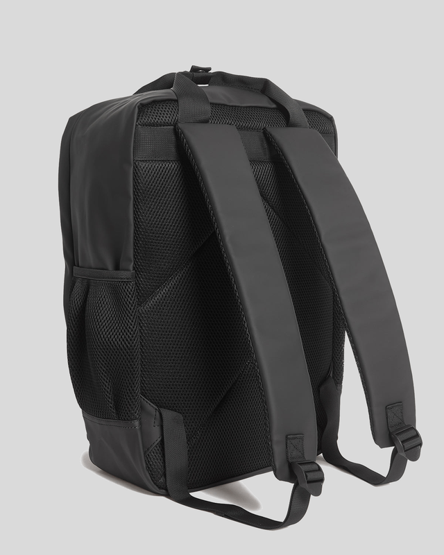 Lyle & Scott Weather Resistant Backpack | Jet Black