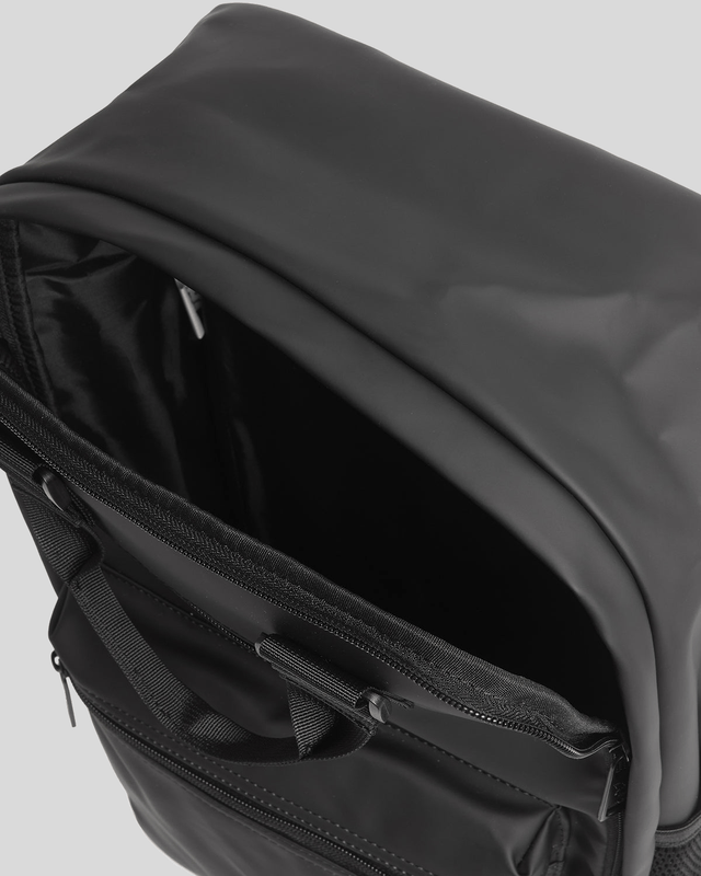 Lyle & Scott Weather Resistant Backpack | Jet Black