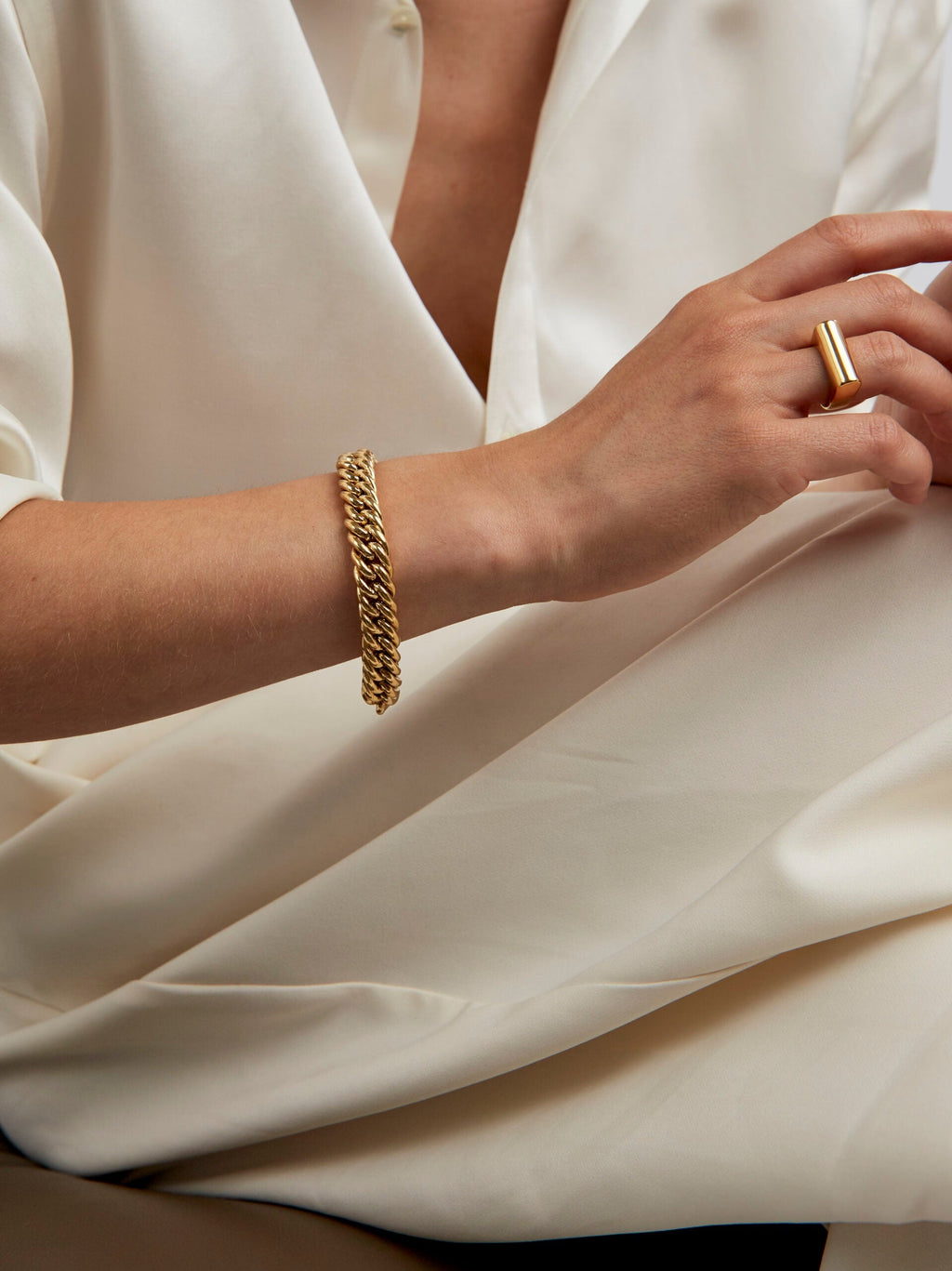 Tilly Sveaas Small Gold Curb Link Bracelet