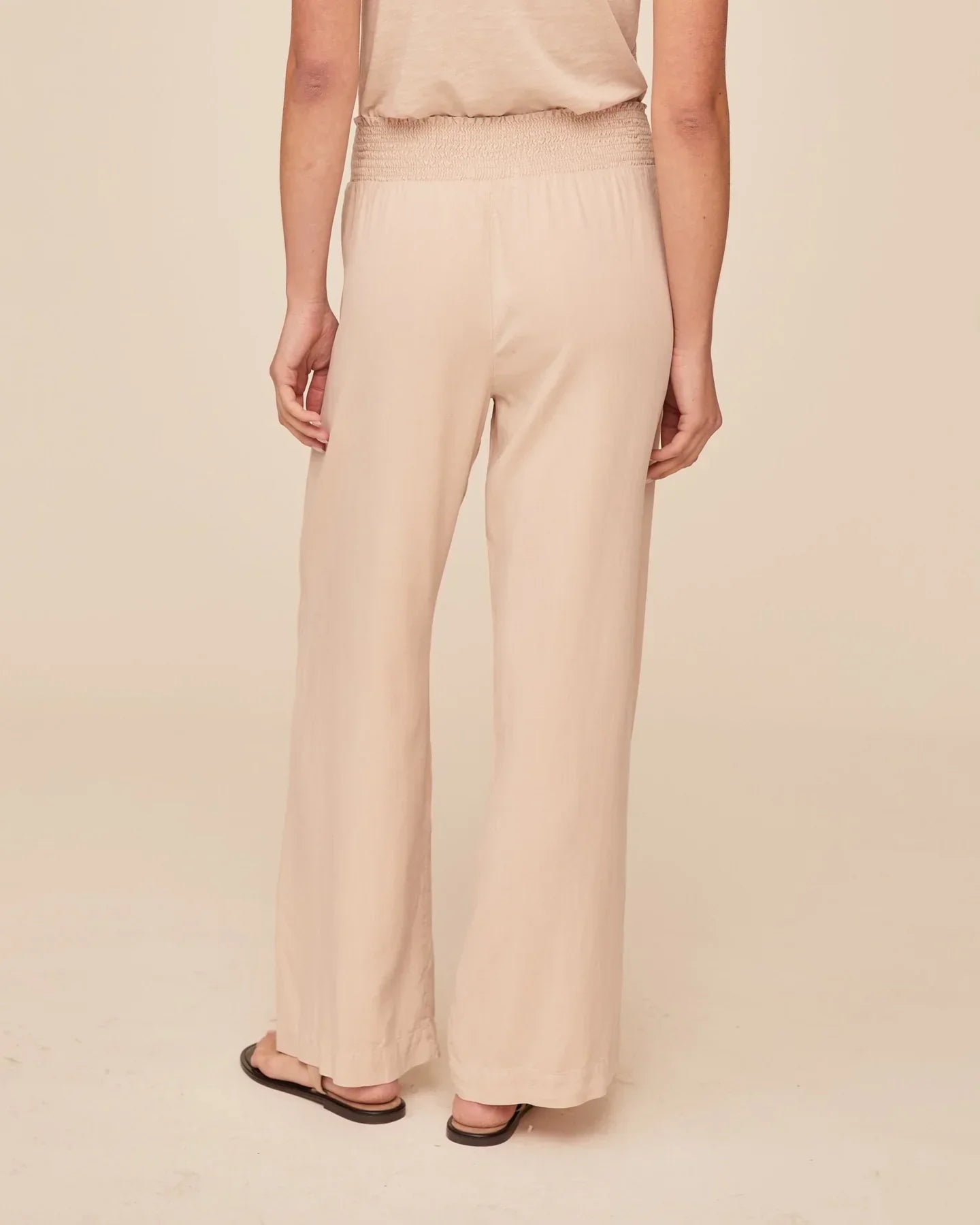 Bella Dahl Smoked Waist Wide Leg in Linen Sands